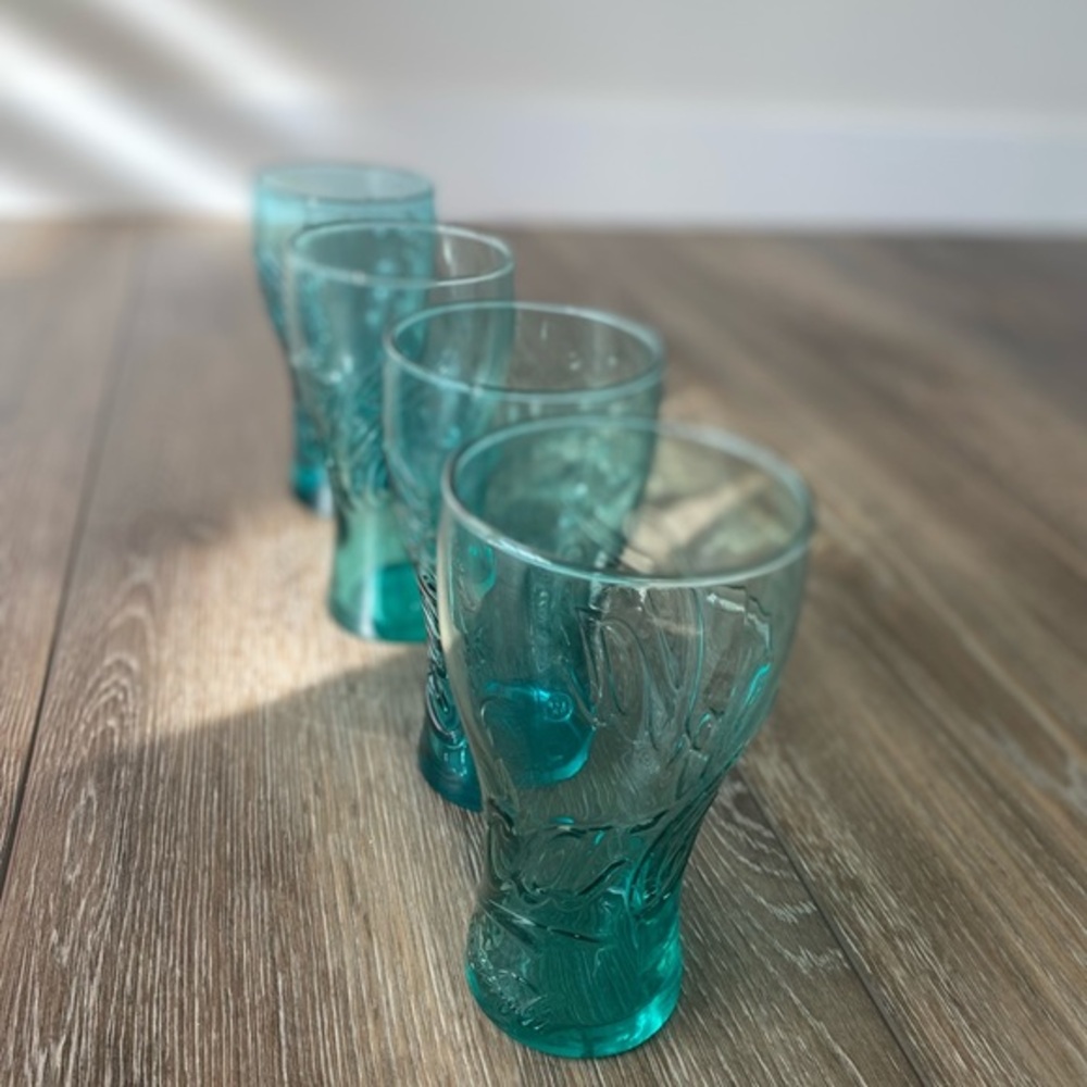 Set of 4 Coco Cola ⭐️Host Pick ⭐️